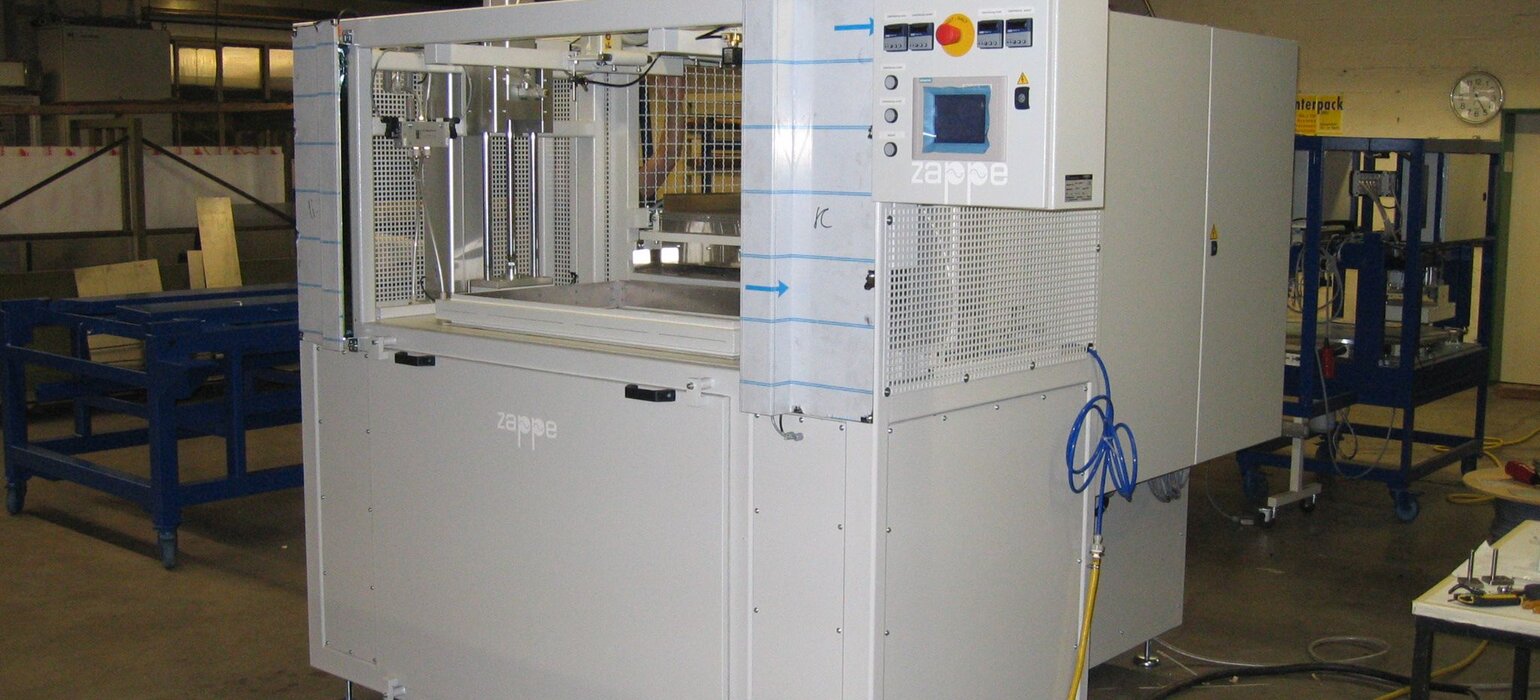 Thermoformmaschinen, Vakuumtiefziehmaschinen, Vakuumtiefziehmaschine, Vakuumformmaschinen, Vakuumformmaschine, Tiefziehmaschinen, Tiefziehmaschine, Thermoformmaschine