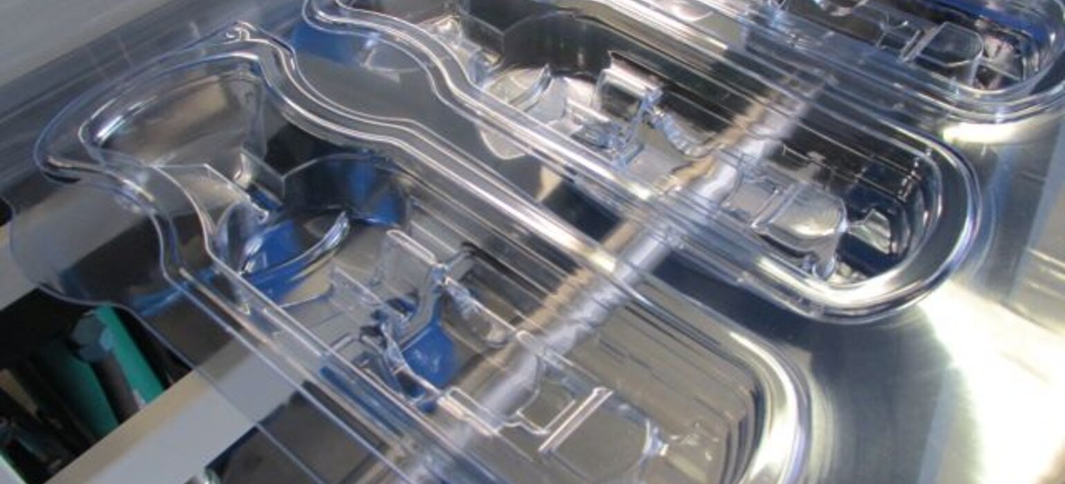Thermoformmaschinen, Vakuumtiefziehmaschinen, Vakuumtiefziehmaschine, Vakuumformmaschinen, Vakuumformmaschine, Tiefziehmaschinen, Tiefziehmaschine, Thermoformmaschine